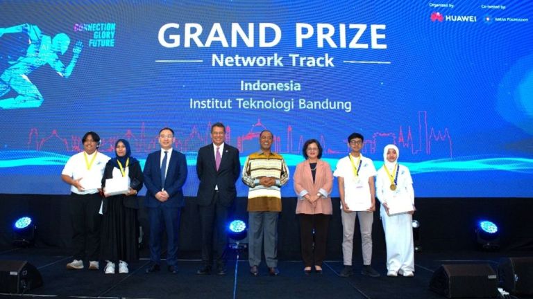 ITB Menangkan Huawei ICT Competition 2024-2025 Tingkat Asia Pasifik Kategori Network Track