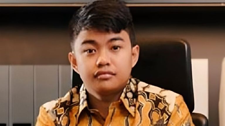 Mengenal Sosok Jhony Saputra, Anak Haji Isam yang Sudah Jadi Komisaris Utama di Usia 20-an