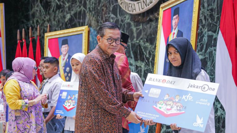 Bank DKI Salurkan KJP Plus Tahap I 2025 Kepada 707.622 Siswa