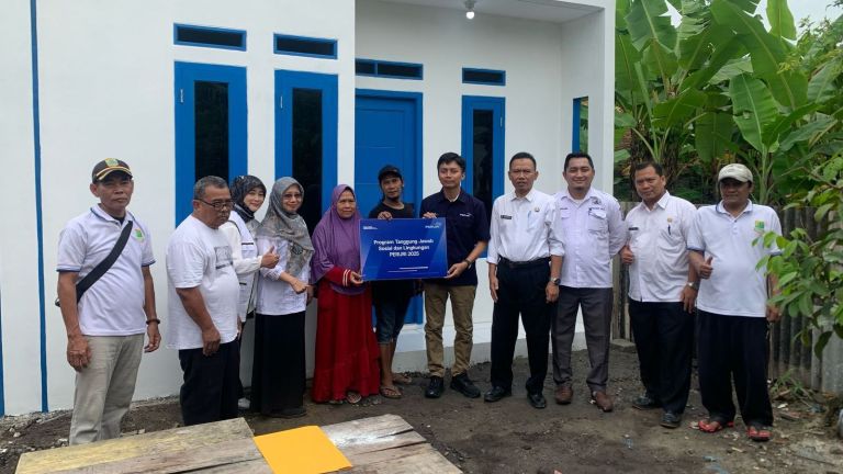 Wujudkan Pembangunan Berkelanjutan, PERURI Resmikan Rumah Layak Huni di Kabupaten Karawang