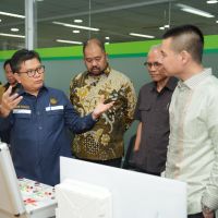 Kunjungan Ditjen Gatrik ke Fasilitas Schneider Electric, Dorong Sinergi Menuju Sistem Kelistrikan yang Aman