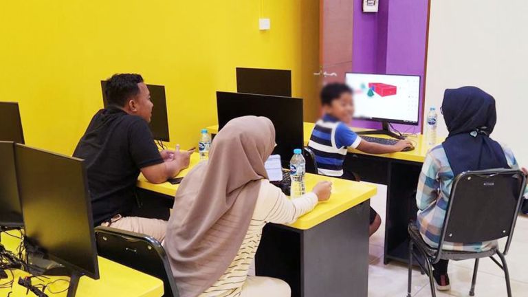 Belajar Coding, Cara Seru Bangun Percaya Diri Anak Sejak Dini