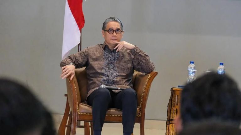 Akar Masalah Badai PHK Industri Media
