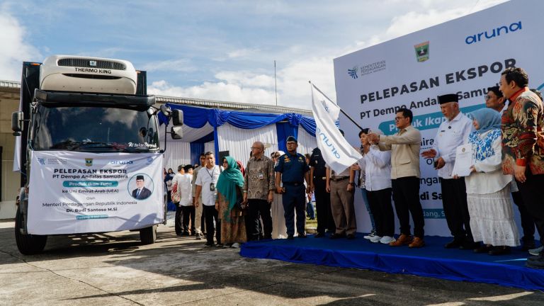 Dorong Perdagangan Perikanan Berkelanjutan, Mendag Lepas Ekspor Hasil Tangkapan Nelayan Binaan Aruna
