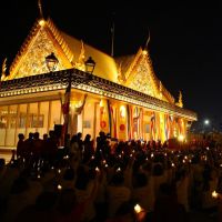 Puja Waisak Thudong 2025, Merayakan Waisak di Borobudur Hingga Menyalakan Lilin Kedamaian di PIK