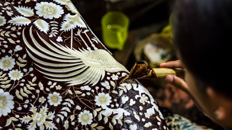 Mengenal 10 Motif Batik Ternama di Indonesia