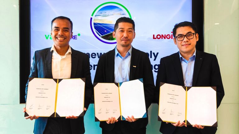Vanda RE Tanda Tangani Framework Supply Agreement senilai 1 GW dengan LONGi