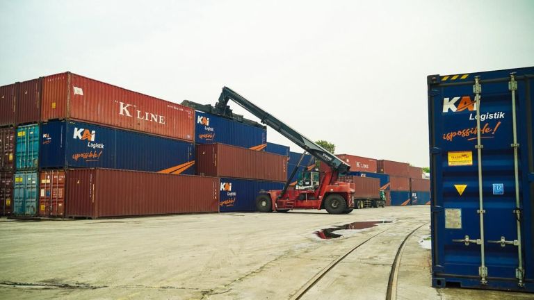 KAI Logistik Kelola 7,7 Juta Ton Barang hingga April 2025
