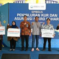 Dukung Penguatan UMKM Sektor Maritim, Askrindo Berikan Asuransi Mikro Bahari Bagi Nelayan di Muara Baru