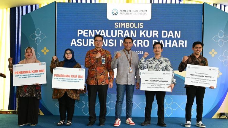 Dukung Penguatan UMKM Sektor Maritim, Askrindo Berikan Asuransi Mikro Bahari Bagi Nelayan di Muara Baru
