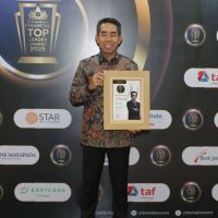 Komitmen Dukung Pembangunan Ekonomi Nasional, Dirut Askrindo Raih Indonesia Top Leader in Credit Insurance Industry 2025