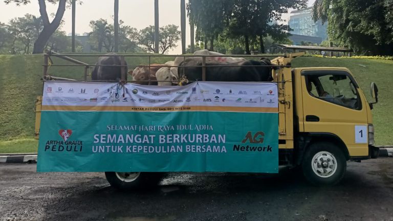 Artha Graha Peduli Salurkan Ratusan Kurban ke Penjuru Negeri, Wujudkan Ibadah sebagai Aksi Bangun Karakter Bangsa
