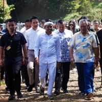 Kedekatan KDM dan Tomy Winata dalam Peresmian Masjid Baitul Hikmah