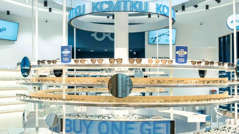 Penglihatan Nyaman, Gaya Maksimal: KCMTKU Tawarkan Kacamata Stylish dengan Harga Bersahabat