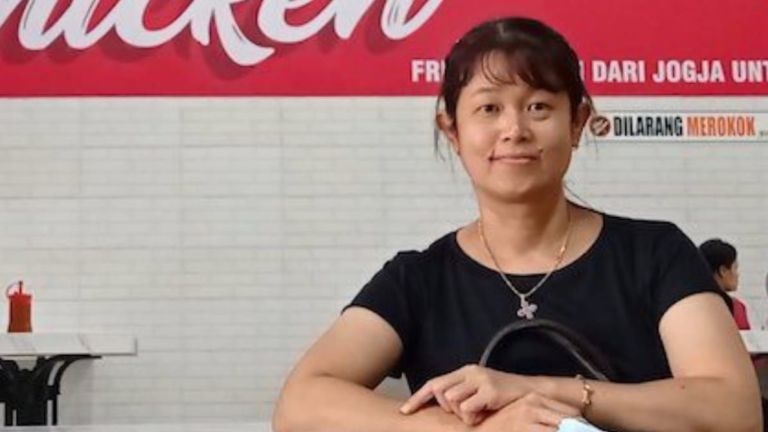 Mengenal Aurora Sri Rahayu, Perempuan di Balik Ayam Goreng Legendaris Jogja ‘Olive Fried Chicken’