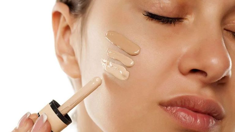 Panduan Memilih Foundation: 7 Jenis dan Tips Sesuai Jenis Kulit