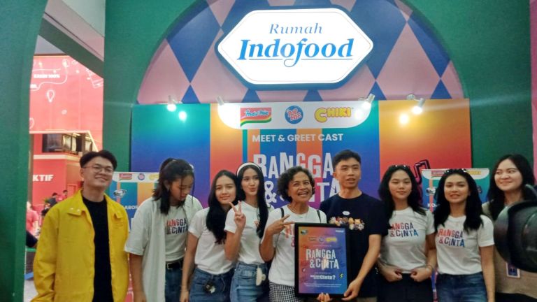 Momen Para Pemain 'Rangga & Cinta' Merayakan Kisah Romantis di Rumah Indofood Jakarta Fair 2025