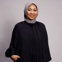 Berkenalan dengan Dia Demona dan Kisah Suksesnya Rintis Brand Modest Wear Aleza