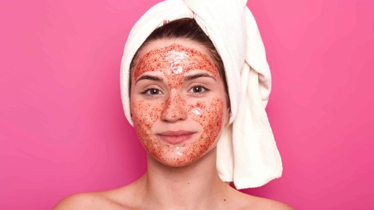 Kulit Gelap karena Matahari? Ini 8 Masker Alami yang Wajib Anda Coba