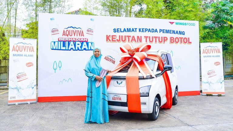 Cerita Ibu Pekerja Dapat Hadiah Mobil dari Balik Tutup Botol AQUVIVA
