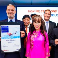 Vietjet Teken Kontrak Pemesanan Airbus dan Rolls-Royce di Lé Bourget Paris Airshow 2025