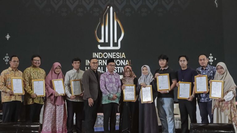 Disaksikan BPJPH, LPH Utama Mutu Fasilitasi Sertifikat Halal 33 UMK