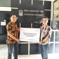 Jalankan Aksi Konkret Penghijauan Daerah, PERURI Serahkan Ratusan Bibit Pohon ke DLH Karawang