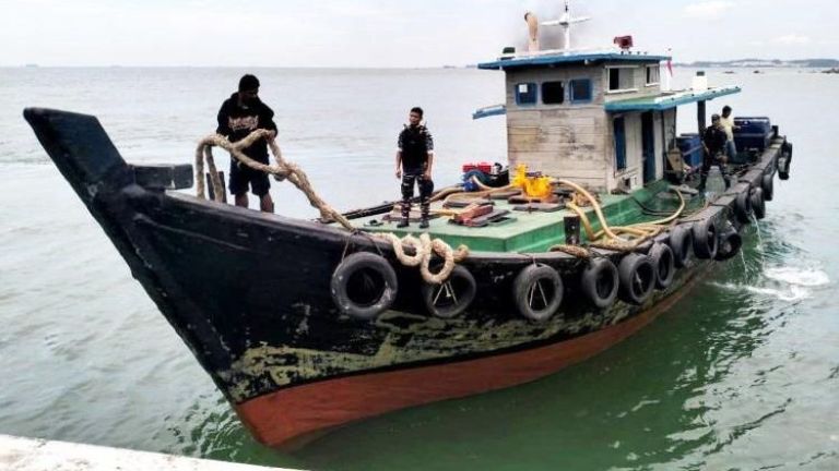 TNI AL Amankan Kapal Pembawa 20 Ton Solar Ilegal di Perairan Batam