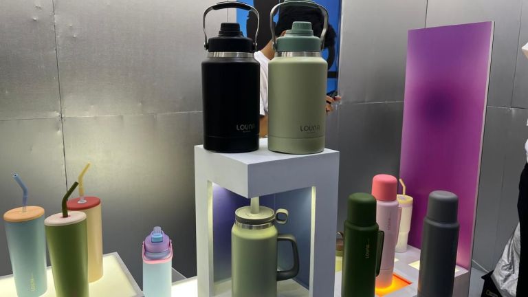 Oxone Kenalkan Tumbler Stylish Louna, Dukung Generasi Muda Tampil Fresh dan Fashionable