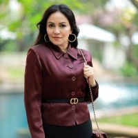 Berkenalan dengan Inna Rossaria Auwines, Sosok di Balik Suksesnya Resto Padang Sari Ratu