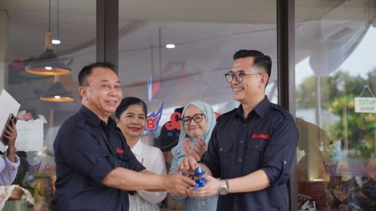 Mengenal Sosok Azwardi Rivai, Perintis Rumah Makan Padang Legendaris Sari Bundo