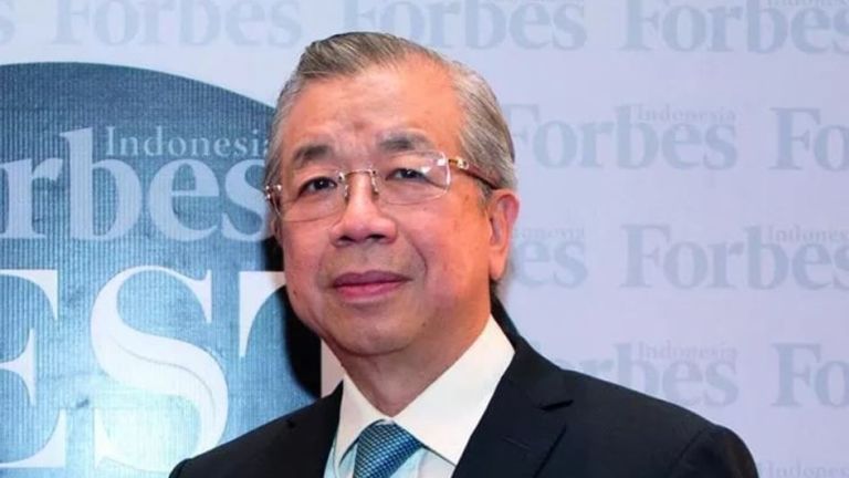 Mengenal Sosok Eddy William Katuari, Penerus Wings Group yang Antipopularitas