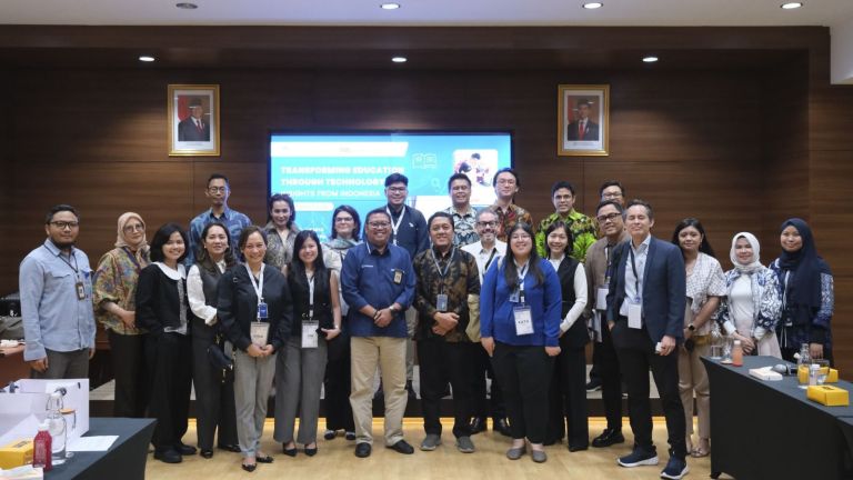 PERURI Curi Perhatian AYALA Corporation Lewat Inovasi Pendidikan Digital