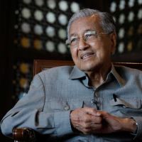 Genap Berusia 100 Tahun, Mahathir Mohamad Ungkap 6 Rahasia Umur Panjang