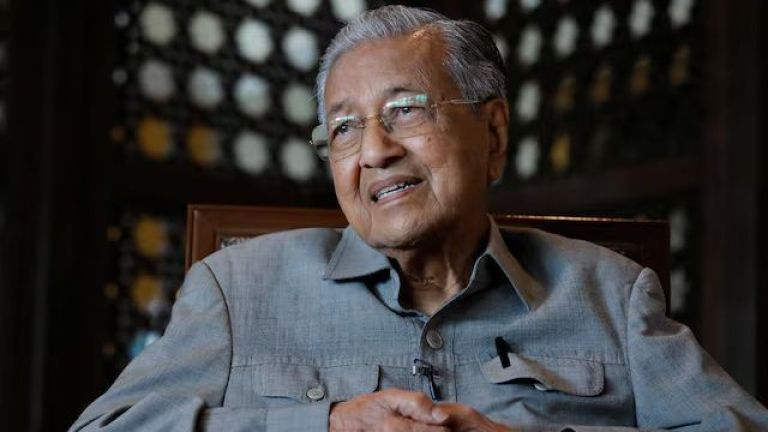 Genap Berusia 100 Tahun, Mahathir Mohamad Ungkap 6 Rahasia Umur Panjang