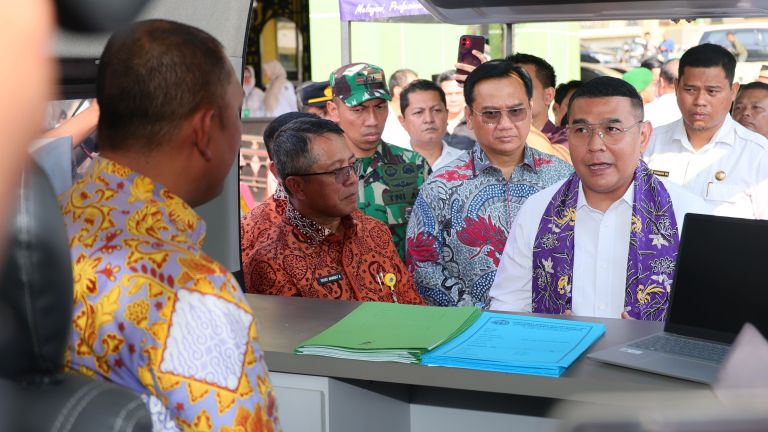 Tinjau Layanan Sertipikat Keliling di Kabupaten Tangerang, Wamen Ossy: Wujud Peningkatan Pelayanan Publik