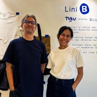 TOSERBAKU dan Bluesville Perkenalkan Lini B: Koleksi Kolaborasi Bertetangga yang Praktis dan Punya Gaya