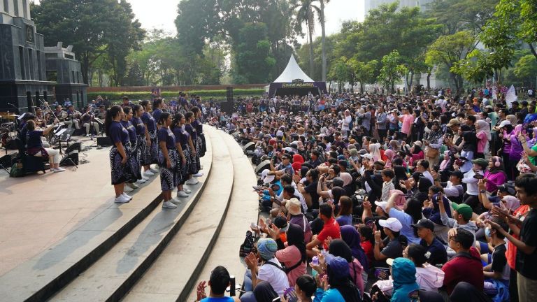 Dari Kostum Jember hingga Orkestra, Pagelaran Sabang Merauke - The Indonesian Broadway Curi Perhatian di CFD Jakarta