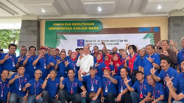 Keras! Jokowi Bungkam Roy Suryo Cs...