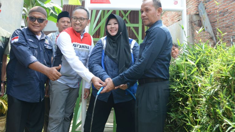 Pertamina Drilling Bangun Sumur Air Bersih di Desa Minas Jaya