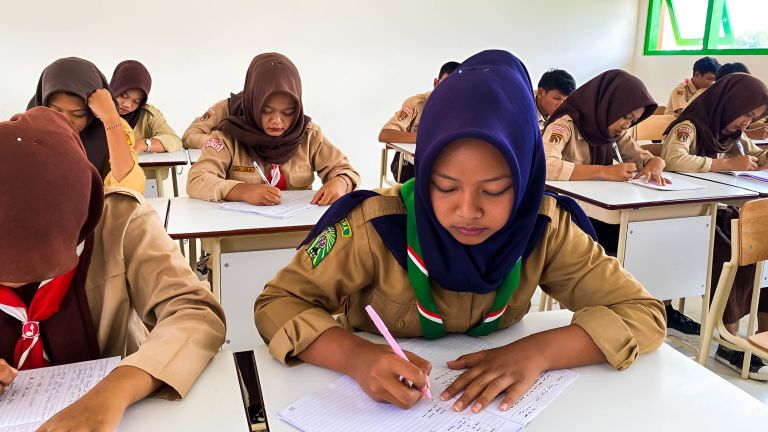 Guru Sekolah Rakyat Ramai-ramai Mengundurkan Diri