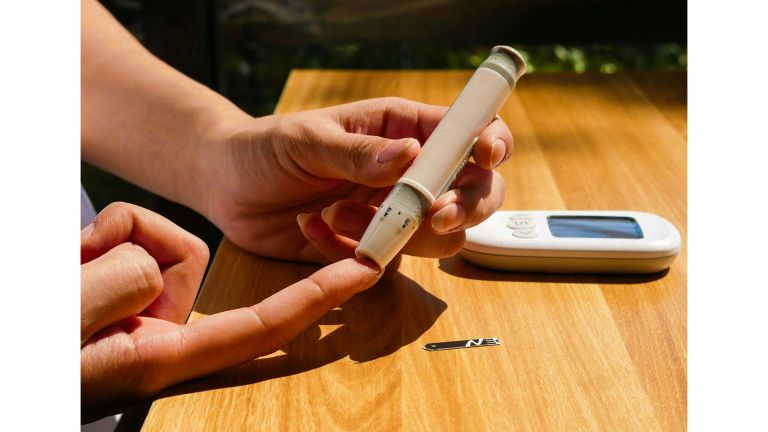 6 Bahan Alami yang Baik Dikonsumsi saat Perut Kosong untuk Kendalikan Diabetes dan Hipertensi