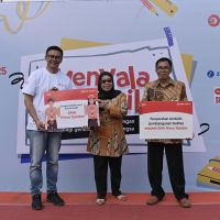 Tingkatkan Literasi dan Fasilitas Pendidikan, OCBC Syariah Luncurkan Program AMAL meNYALA Negeriku di Cianjur