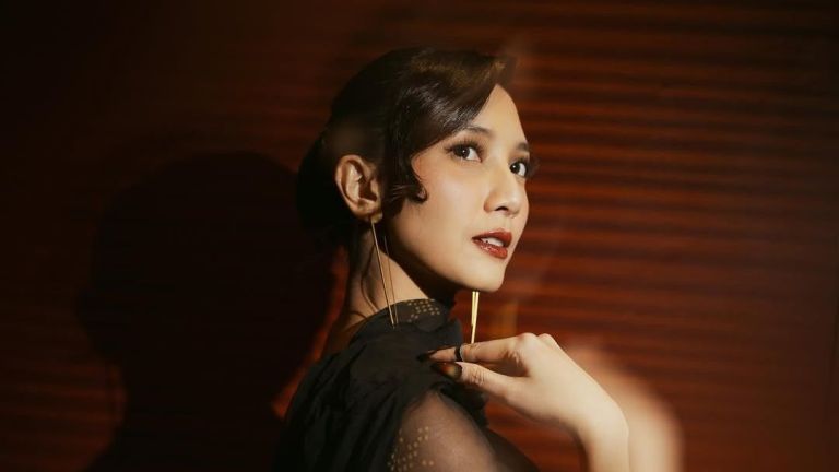 Mengenal Sosok Sheila Dara, Pemeran Sore yang Multitalenta