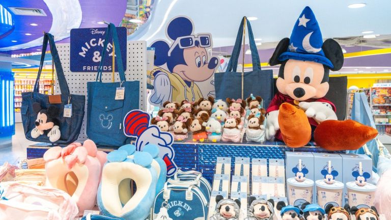 Rayakan Anniversary Pertama, OH!SOME Luncurkan Koleksi Eksklusif Bertema Mickey Mouse