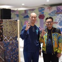 Menteri Perindustrian RI Apresiasi Inovasi Batik Sawit