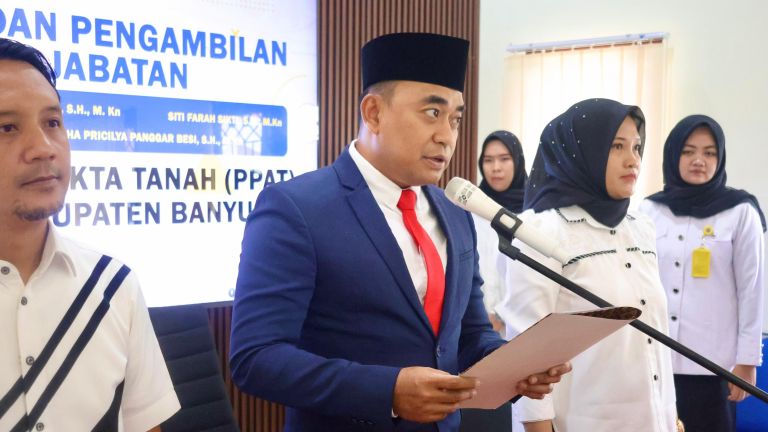 Lantik Pejabat Pembuat Akta Tanah, Dhona Lubis Tekankan Pentingnya Integritas