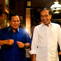 Bayang-Bayang Jokowi di Era Pemerintahan Prabowo