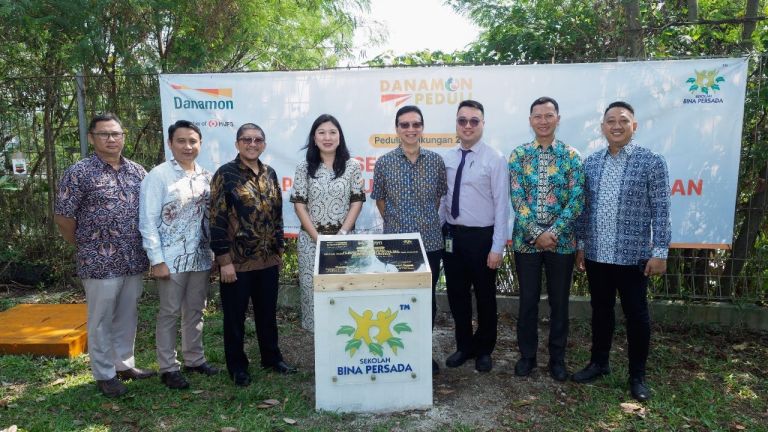 Aksi Danamon Peduli untuk Dua Lembaga Pendidikan di Jawa Barat