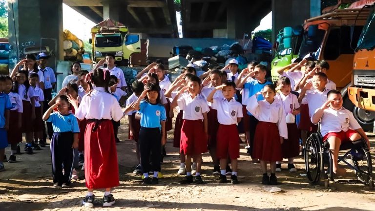 Agrinas Jaladri Rayakan HUT ke-80 RI bersama Anak–Anak Kolong Tol Kalijodo